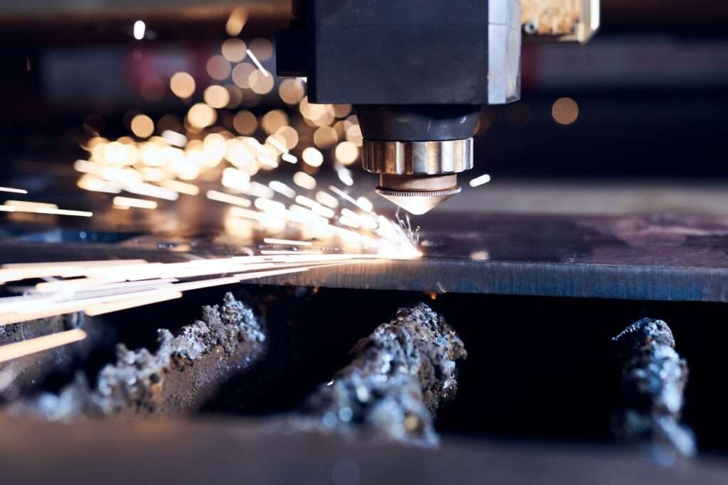 Taglio laser metallo per studi di Ingegneria