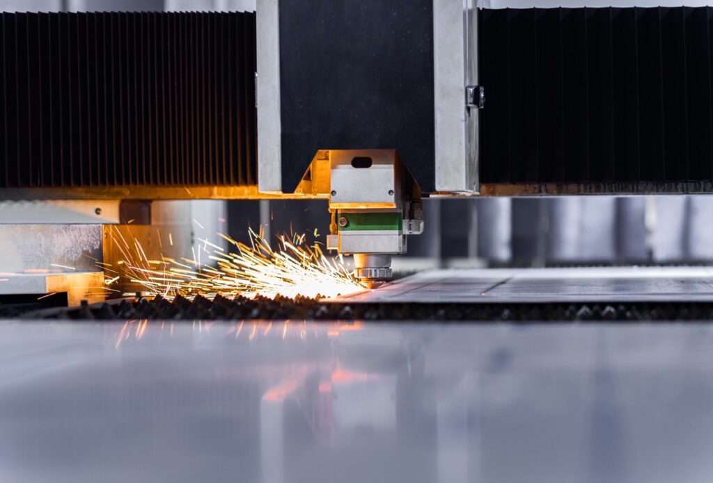taglio laser metallo per produttori di piscine